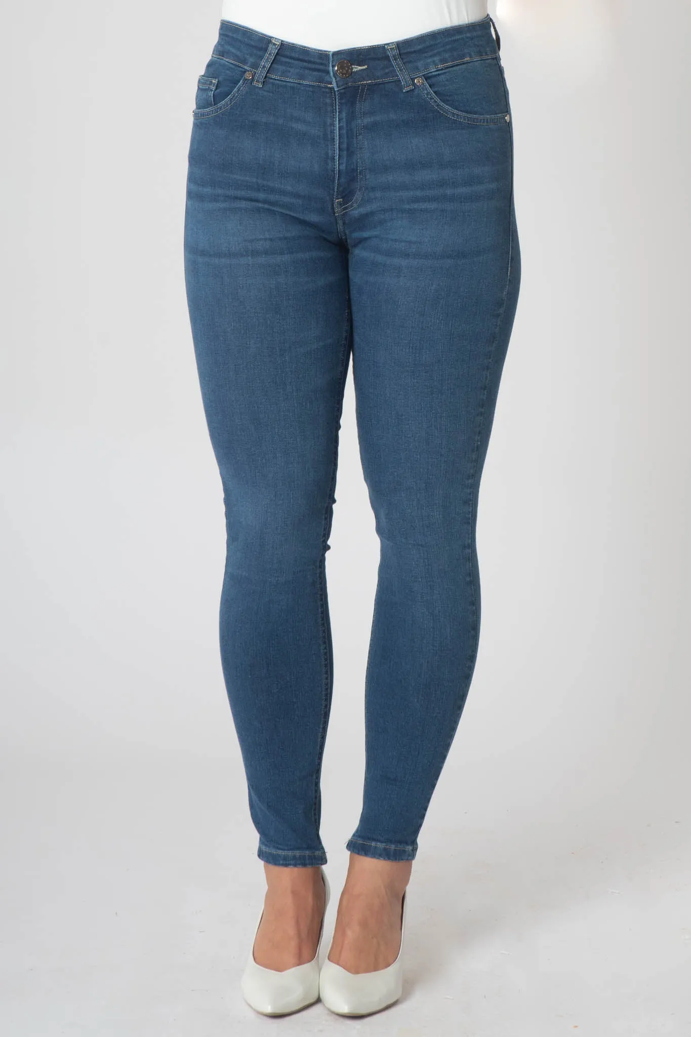Mika Skinny Jeans - Mid Wash
